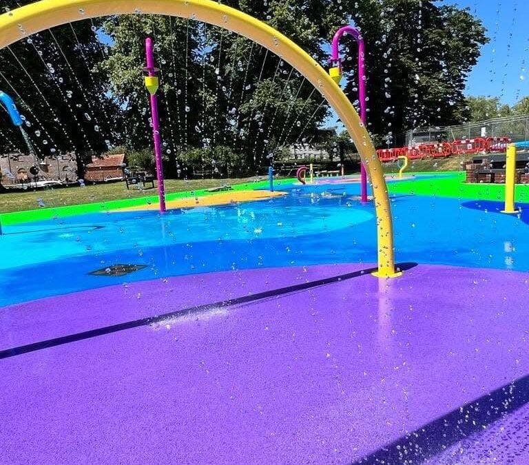 Wallingford Riverside Splash Park and outdoor pool